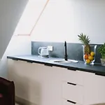 Szklany Przystanek Apartment *