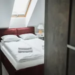 Szklany Przystanek Apartment *