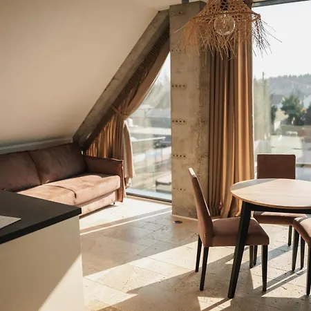 Szklany Przystanek *