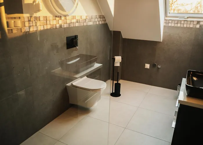 Szklany Przystanek Косцежина